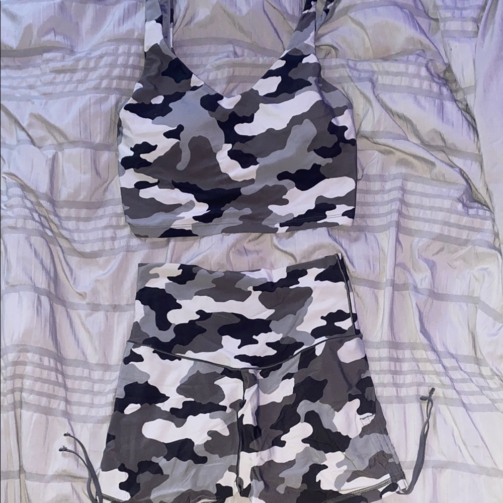 Aerie Black and White camouflage set
